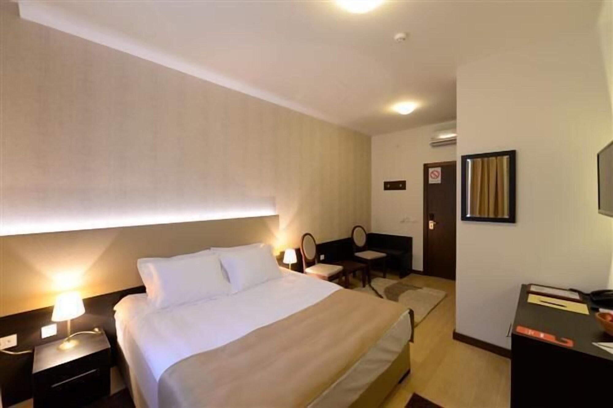 Hotel Majdan Belgrad Zewnętrze zdjęcie