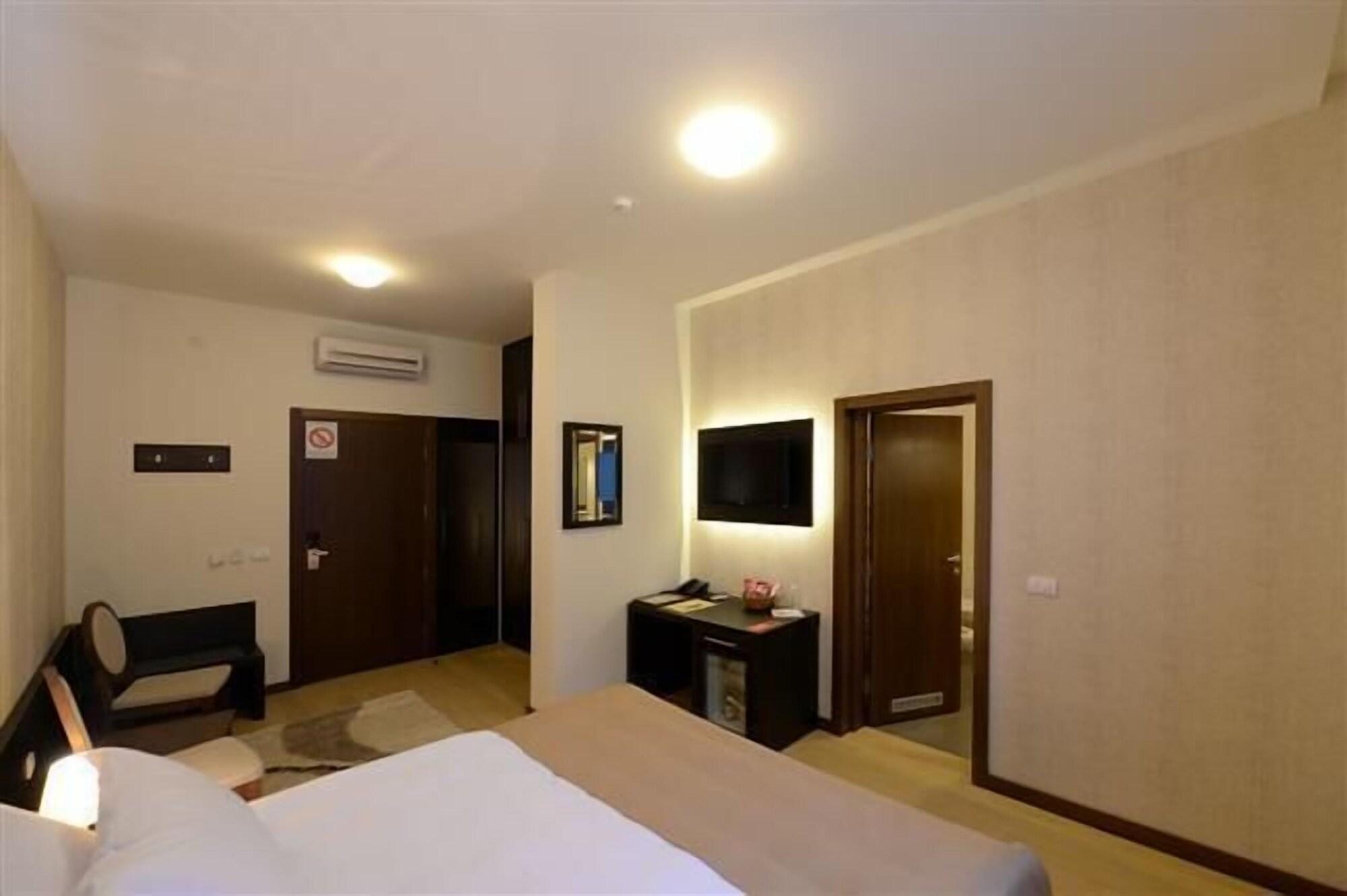 Hotel Majdan Belgrad Zewnętrze zdjęcie