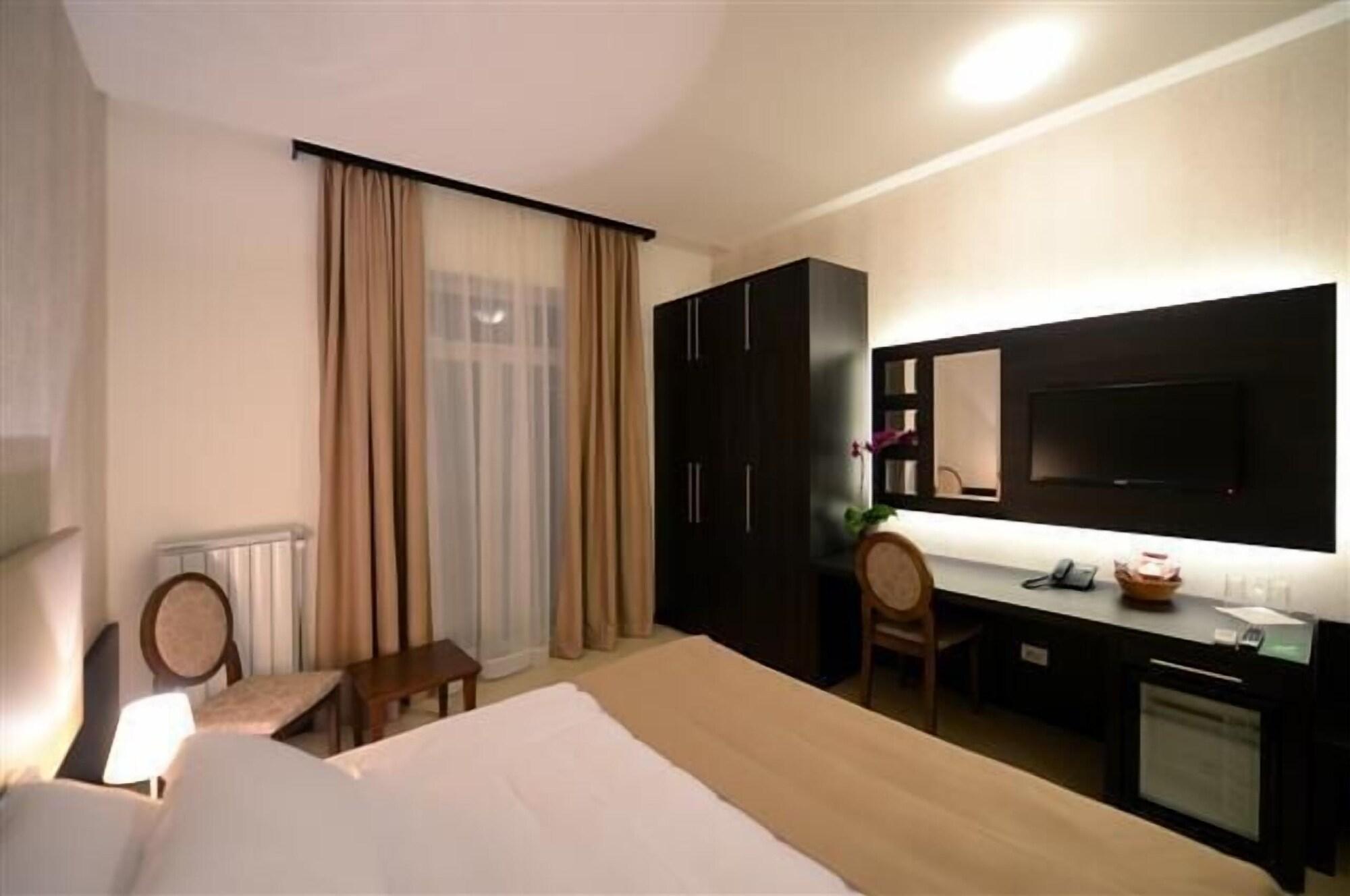 Hotel Majdan Belgrad Zewnętrze zdjęcie